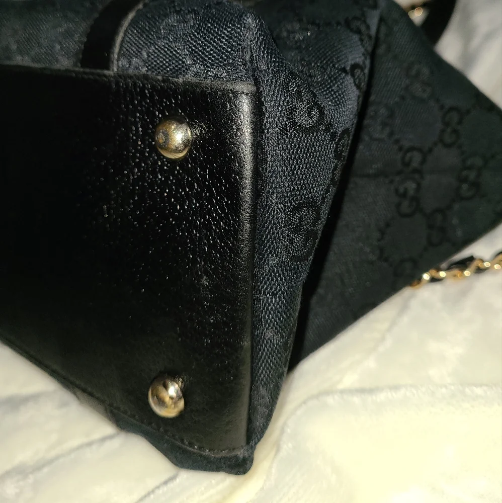 Authentic Gucci GG Black Canvas Abbey Zip Tote Shoulder Gold Hardware Bag - Picture 10 of 16